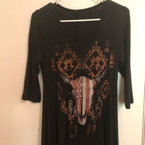 Red white and blue bull skull black top